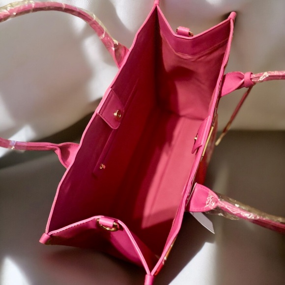 Trina Turk Garden with Strip Tote - Picture 4 of 7